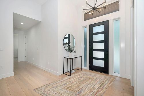 SAFAVIEH Cape Cod Collection Area Rug - 5' x 8', Beige & Multi, Handmade Boho Braided Jute & Cotton, Ideal for High Traffic Areas in Living Room, Bedroom (CAP202B) in Modern White Entryway