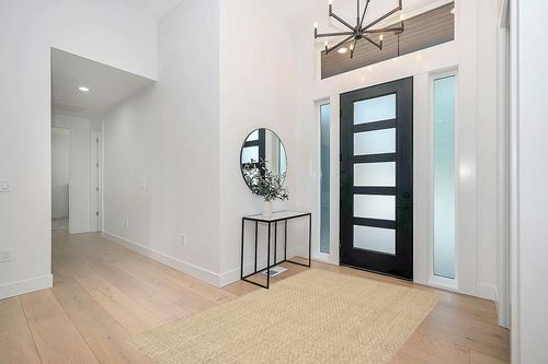 SAFAVIEH Natural Fiber Collection Area Rug - 5' x 8', Natural & Blue, Border Basketweave Seagrass Design, Easy Care, Ideal for High Traffic Areas in Living Room, Bedroom (NF114E) in Modern White Entryway