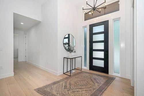 JONATHAN Y MDP501C-5 Boho Cottage Medallion 5 ft. x 8 ft. Area Rug, Bohemian, Vintage, Southwestern, Casual, Transitional, Office, Living Room, Family Room, Dining Room, Bedroom, Blue/White in Modern White Entryway