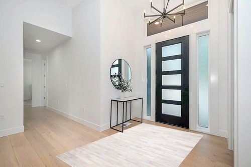 SAFAVIEH Studio Leather Collection 5' x 8' Ivory / Light Grey STL804A Handmade Mid-Century Modern Leather Area Rug in Modern White Entryway