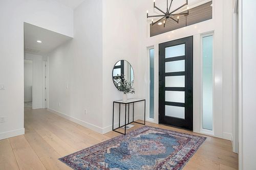 SAFAVIEH Vintage Oushak Collection Area Rug - 5' x 8', Blue, Handmade Boho Oriental Distressed, Ideal for High Traffic Areas in Living Room, Bedroom (VOS740A) in Modern White Entryway