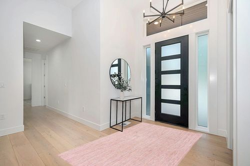 nuLOOM Rigo Hand Woven Farmhouse Jute Area Rug, 5x8, Pink in Modern White Entryway