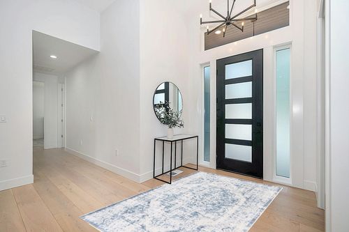 SAFAVIEH Baltimore Collection Area Rug - 5'3" x 7'6", Light Grey & Blue, Machine Washable, Shabby Chic Design, Ideal for Living Room, Bedroom, Dining Room (BAL850F-5) in Modern White Entryway