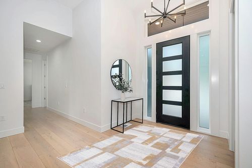 Safavieh Bayside Collection Area Rug - 5'3" x 7'6", Ivory & Grey Gold, Modern Design, Non-Shedding & Easy Care, Machine Washable Ideal for High Traffic Areas in Living Room, Bedroom (BAY126B) in Modern White Entryway