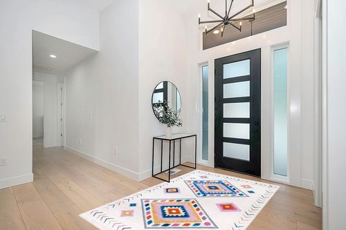 nuLOOM Marj Southwestern Kids Machine Washable Area Rug, 5x8, White Multi in Modern White Entryway