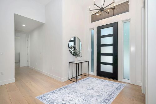 Rugs USA x Lauren Liess Bayberry Vintage Machine Washable Area Rug - 5x8 Machine Washable Area Rug Traditional Light Blue/Ivory for Living Room Bedroom Dining Room Kitchen in Modern White Entryway