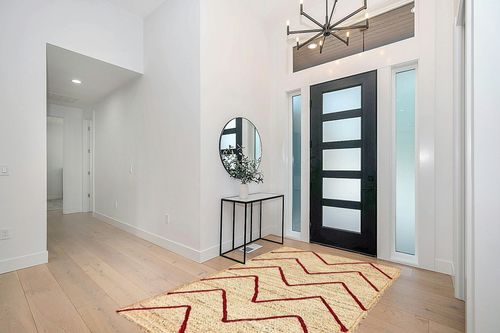 CASAVANI Collection Rectangular Area Rug - 5x8 Feet Red Braided Jute Rug Geometric Kilim Rug Indoor Outdoor Use Carpet Flatweave Rugs for Bedroom Dining Room Living Room in Modern White Entryway