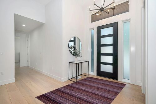 SAFAVIEH Himalaya Collection Area Rug - 5' x 8', Purple & Multi, Handmade Wool, Ideal for High Traffic Areas in Living Room, Bedroom (HIM702A) in Modern White Entryway