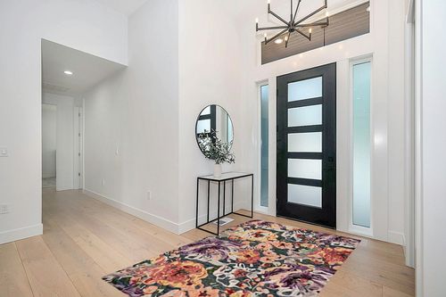 SAFAVIEH Blossom Collection Area Rug - 5' x 8', Blue & Purple, Handmade French Country Floral Wool, Ideal for High Traffic Areas in Living Room, Bedroom (BLM463M) in Modern White Entryway