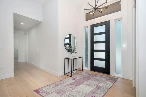 SAFAVIEH Paradise Collection Area Rug - 5'3" x 7'6", Purple & Fuchsia, Boho Patchwork Viscose Design, Ideal for High Traffic Areas in Living Room, Bedroom (PAR100-880) in Modern White Entryway