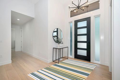 SAFAVIEH Montauk Collection Area Rug - 5' x 8', Yellow & Ivory, Handmade Boho Stripe Cotton, Ideal for High Traffic Areas in Living Room, Bedroom (MTK451D) in Modern White Entryway