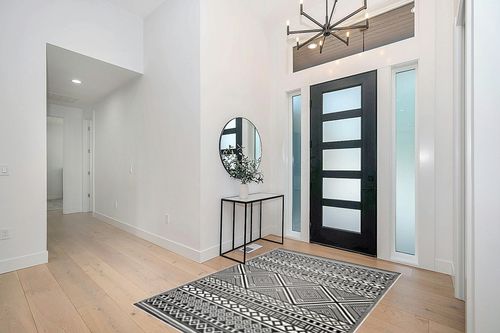 Beverly Rug Aztec Outdoor Rugs in Modern White Entryway