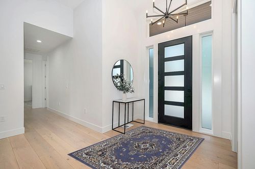 Country Blue Premium Sakarya Fade Resistant, Stain Resistant, Washable Area Rug in Modern White Entryway