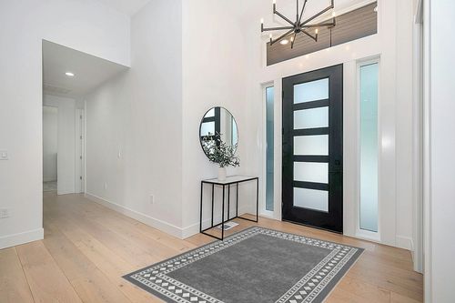 Grey Modern Non Slip Living Room Area Rug in Modern White Entryway