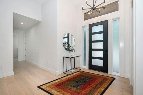 ‎Black/Brown ‎Royalty Vega ‎Fade Resistant, Stain Resistant ‎Area Rug in Modern White Entryway
