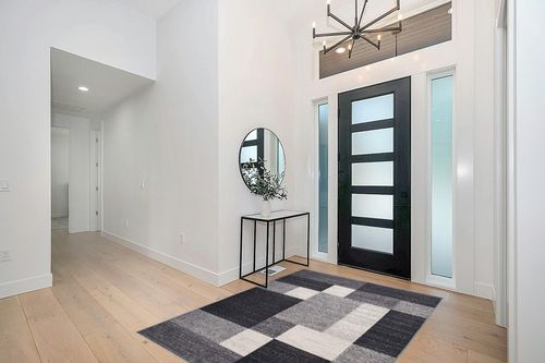 Grey Modern Non Slip Kitchen, Bedroom, Living Room Rug in Modern White Entryway