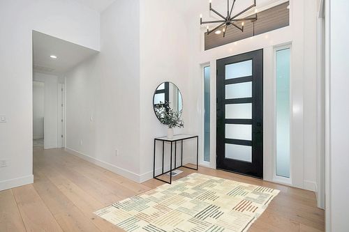 Hodgin Ivory/Multi Area Rug Zipcode Design Rug Size: Rectangle 5'3" x 7'3" in Modern White Entryway