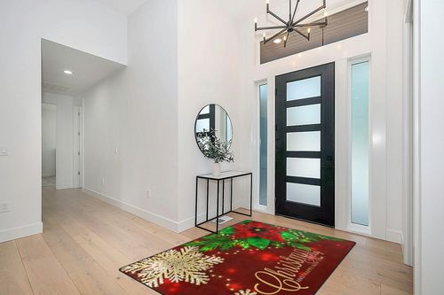 ALAZA Christmas Area Rugs, Area Rugs 5x7 for Living Room Bedroom Home Decorative Christmas Poinsettia and Snowflakes (1) in Modern White Entryway