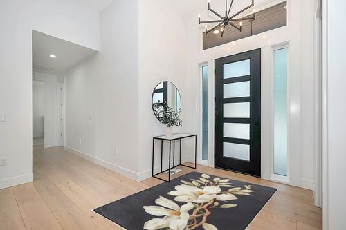 DNOVING Large Non-Slip Area Rug 5x7ft Decorative Fluffy Rug for Living Room, Bedroom, Office, Dining Room Rubber Backed, Stylized White Magnolia Design in Modern White Entryway