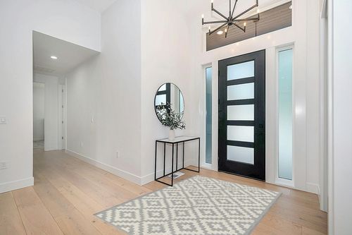 NFECO Reversible Rugs Plastic Rug Outdoor Rug Lightweight Outside Mats Modern Outdoor Rug for Patio Portable Mats for RV Backyard Deck Picnic Beach, 5' x 7' Gray in Modern White Entryway