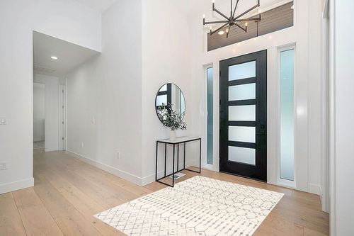 nuLOOM Moroccan Blythe Area Rug, 5' x 7' 5", Grey/Off-white in Modern White Entryway