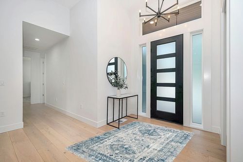 Artistic Weavers Desta Vintage Oriental Area Rug, 5'3" x 7'3", Blue/White in Modern White Entryway