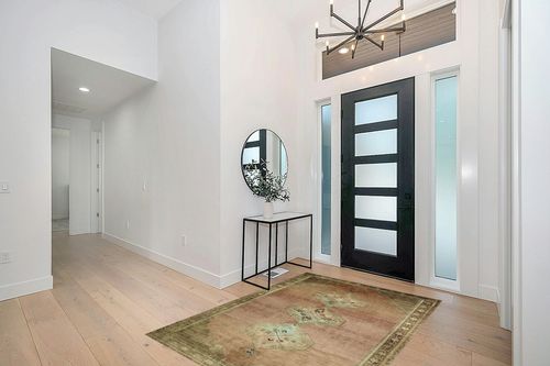 Magnolia Home by Joanna Gaines x Loloi Sinclair SIN-06 Collection Machine Washable Clay / Tobacco 5'-0" x 7'-0" Area Rug in Modern White Entryway