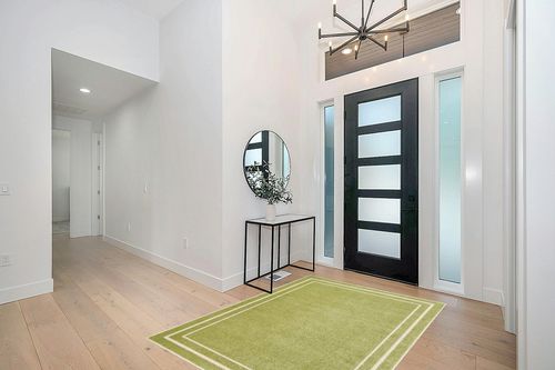 Nourison Essentials Indoor/Outdoor Green Ivory 5' x 7' Area -Rug, Easy -Cleaning, Non Shedding, Bed Room, Living Room, Dining Room, Backyard, Deck, Patio (5x7) in Modern White Entryway