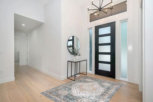 RUGSREAL Machine Washable Area Rug 5x7 Vintage Washable Area Rug Vintage Floral Non-Slip Low Pile Lightweight Oriental Accent Medallion Throw Carpet for Living Room Bedroom Dining Room in Modern White Entryway