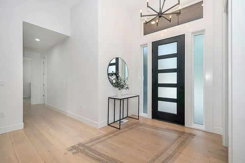 Hauteloom Deren Living Room, Bedroom Bohemian Shag Area Rug - Soft Shaggy Farmhouse - High Plush Pile - White, Cream, Light Beige, Ivory, Gray - 5'3" x 7' in Modern White Entryway