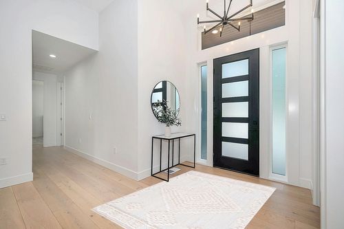 Hauteloom Rosales Farmhouse Living Room Bedroom Modern Moroccan Medallion Area Rug - Soft Shaggy High Low Carpet - High Pile - Bohemian, Boho - White, Beige, Cream - 5'3" X 7' in Modern White Entryway