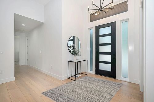 New Harput Moroccan Trellis Farmhouse Area Rug - Living Room, Bedroom Carpet - Bohemian, Distressed - Geometric, Chevron Pattern - Beige, Dark Gray, Light Grey, Off White - 5'3" x 7'3" in Modern White Entryway