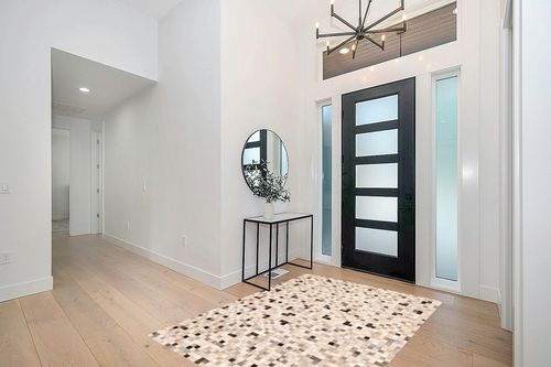 eCarpet Gallery Hand-Knotted | Area Rug for Living Room, Bedroom | Cowhide Patchwork Accent Grey Rug 4'10" x 6'8" | 350505 in Modern White Entryway