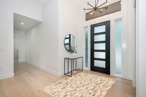 eCarpet Gallery Hand-Knotted | Area Rug for Living Room, Bedroom | Cowhide Patchwork Accent Grey Rug 5'1" x 7'4" | 350190 in Modern White Entryway