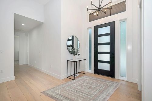 Rugs America Harper HY40A Carnation Transitional Vintage Area Rug, 5'x7' in Modern White Entryway