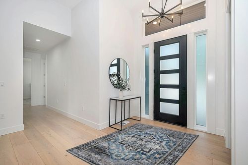 COZYLOOM 5x7 Vintage Medallion Distressed Rug Oriental Floral Printed Rug Boho Chenille Soft Floor Cover for Living Room Bedroom Non-Slip Low Pile Washable Rug Foldable Thin Blue/Black in Modern White Entryway