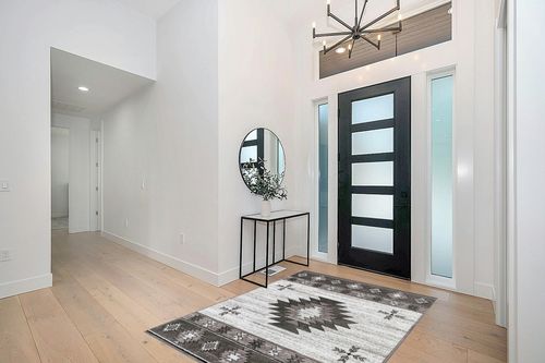 Well Woven Southwestern Rodrigo 5'3" x 7'3" Grey Area Rug in Modern White Entryway