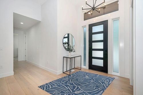 Rugshop Contemporary Tropical Leaves Weather Resistant Indoor/Outdoor Area Rug 5' x 7' Blue in Modern White Entryway