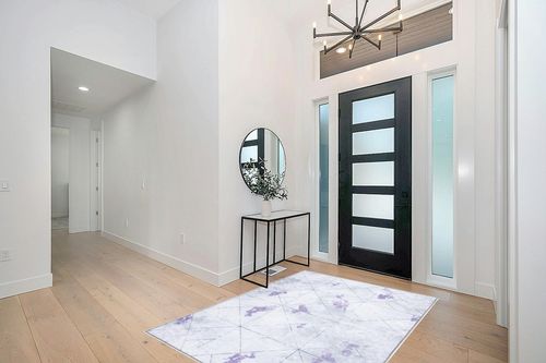 SAFAVIEH Disney Princess Collection Machine Washable Slip Resistant 5' x 7' Grey/Purple Enchanted Kids Bedroom Nursery Playroom Area Rug in Modern White Entryway