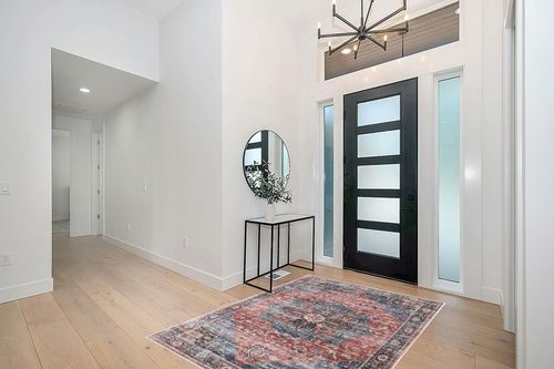 Roxstand 5x7 Area Rugs, Stain Resistant Machine Washable Area Rugs with Non-Slip Backing, Vintage Rugs for Bedroom, Living Room, Large Soft Low Pile Area Rug (Navy/Red, 5'x7') in Modern White Entryway