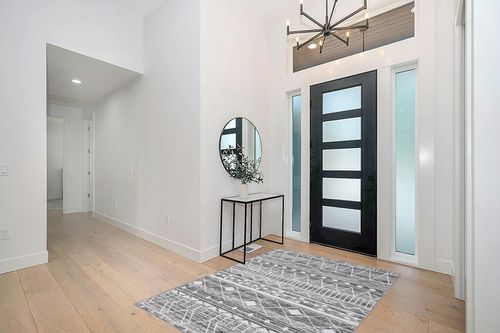 Syalife Washable Living Rug Vintage Area Outdoor Rugs, 5'x 7' Rug with Non Slip Backing, Ultra-Thin Medallion Distressed Non-Shedding Boho Rug Floor Indoor Rug (Grey/White, 5'x 7') in Modern White Entryway