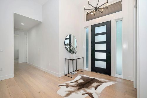 KOOBAYR Faux Cowhide Rug 5x6 feet - Cow Print Rug - Synthetic Cowhide and Western Decor Rug - Cow Rugs for Living Room Bedroom & Office Machine Washable Rug in Modern White Entryway