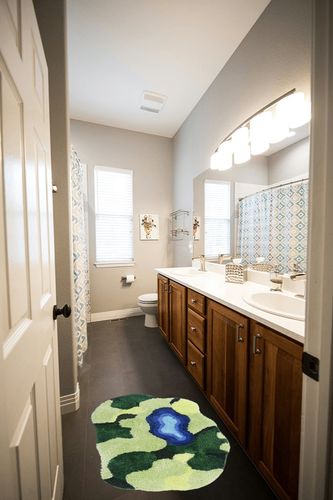 Cute Green Moss Bathroom Rugs Leaf Shap Non Slip Bath Mat for Bathroom Non Slip Microfiber Washable Absorbent Shower Rug Suitable for Bathroom Bathtub Shower (Forest, 19.7x31.5) in Wooden and Grey Bathroom