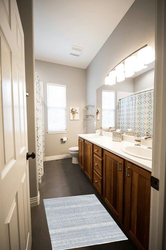 Abdera Handmade Tufted Wool Dark Blue/Ivory Rug Steelside Rug Size: Rectangle 2' x 3' in Wooden and Grey Bathroom