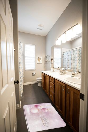 JJYPPY Merry Christmas Bath Mat Pink Christmas Ball White Snowflake Winter Holiday Fantasy Pine Fir Branch Happy New Year Xmas Ball Snow Scene Bathroom Mat Bath Decoration Rugs in Wooden and Grey Bathroom