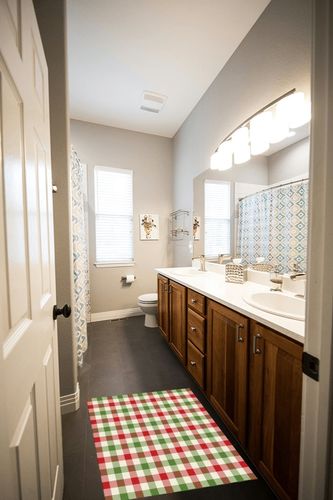 Area Rug, Christmas Red Green Buffalo Check Plaid Area Rug, Living Room Rugs, Area Rugs for Bedroom Decor&Living Room Decor, Carpet 2x3ft Bedroom Rug, Rugs for Living Room in Wooden and Grey Bathroom