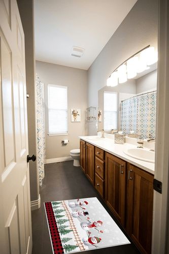 Area Rug 2x3 Feet, Snowflake Xmas Tree Christmas Snowman Rug, Rugs for Living Room Decor Bedroom Decor Kids Room, Non-Slip Living Room Rugs, Comrft Carpet Washable Rug in Wooden and Grey Bathroom