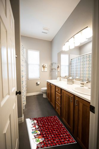 Area Rug, Winter Snowflake Red Buffalo Plaid Christmas Snowman Rug, 2x3 Feet Rugs for Living Room Bedroom Kids Room Kids Room Nursery Classroom, Non-Slip Comrft Carpet Washable Rug in Wooden and Grey Bathroom