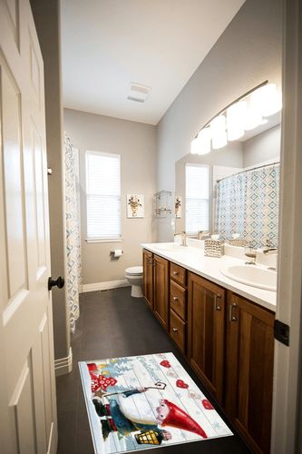 Area Rug 2x3 Feet, Xmas Gifts Winter Snowflakes Christmas Gnome Rug, Rugs for Living Room Decor Bedroom Decor Kids Room, Non-Slip Living Room Rugs, Comrft Carpet Washable Rug in Wooden and Grey Bathroom