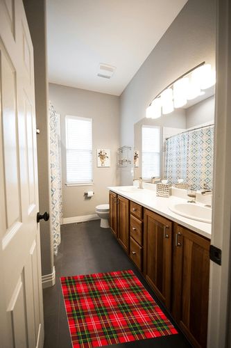 Area Rug, Merry Christmas Vintage Red Black Buffalo Check Plaid Rug, 2x3 Feet Rugs for Living Room Bedroom Kids Room Kids Room Nursery Classroom, Non-Slip Comrft Carpet Washable Rug in Wooden and Grey Bathroom